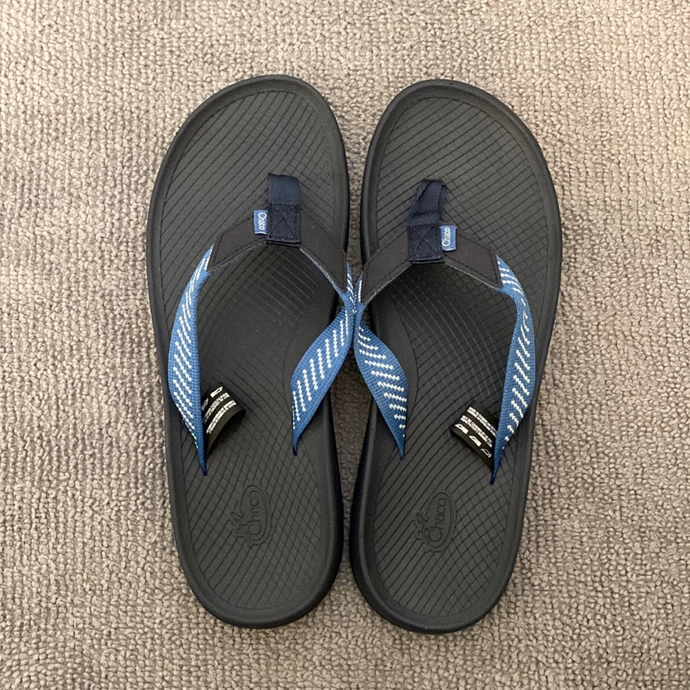 NWOT Chaco Flip Flops, size 8 - Blue